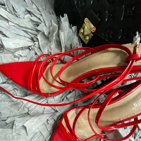 Heels - Picture 3 of 3